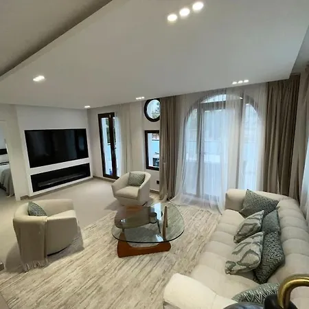 Apartment Superbe 3 *